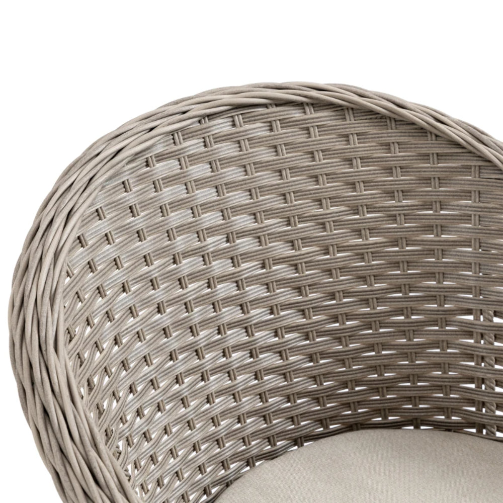 Outsunny 4 Seater Rattan Garden Furniture Set with Cushions, Round PE Rattan Dining Set with Glass-Top Table, Umbrella Hole, Outdoor Garden Table and Chairs