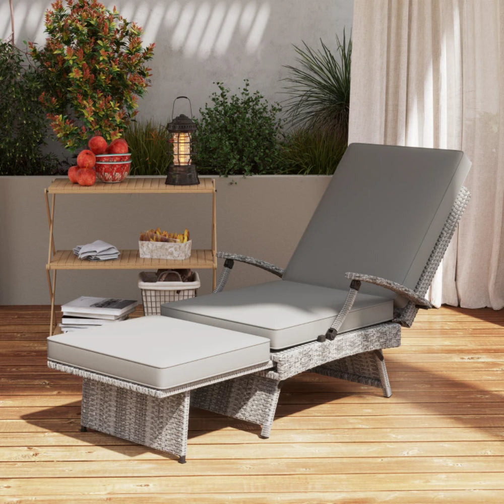 Outsunny 80&deg; Reclining Rattan Lounger - Grey
