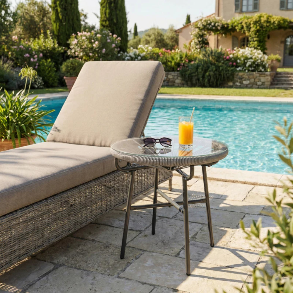Outsunny Rattan Side Table, Round Outdoor Coffee Table, with Round PE Rattan and Tempered Glass Tabletop for Patio, Garden, Balcony